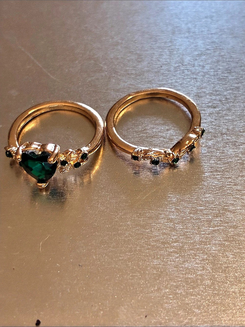 Green Gemstone Gold-Tone Ring Set Like New